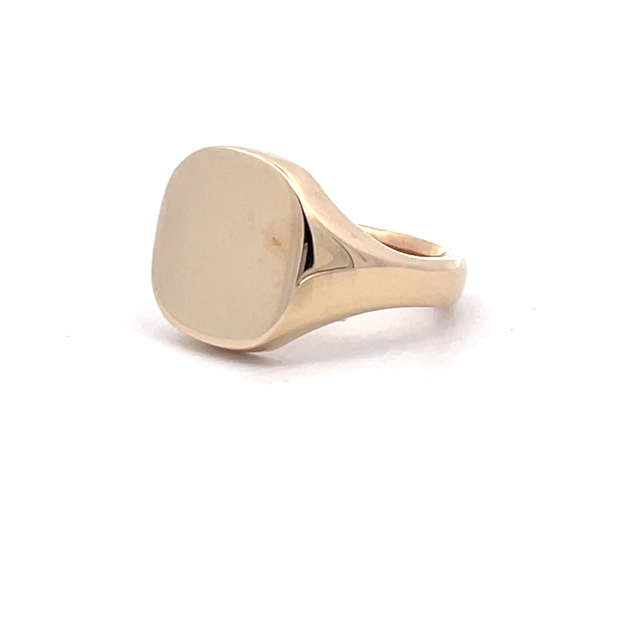 9ct Gold Cushion Shaped Signet Ring - Image 3
