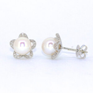 Akoya Cultured Pearls With Diamonds