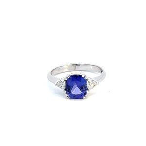Tanzanite & Diamond Ring