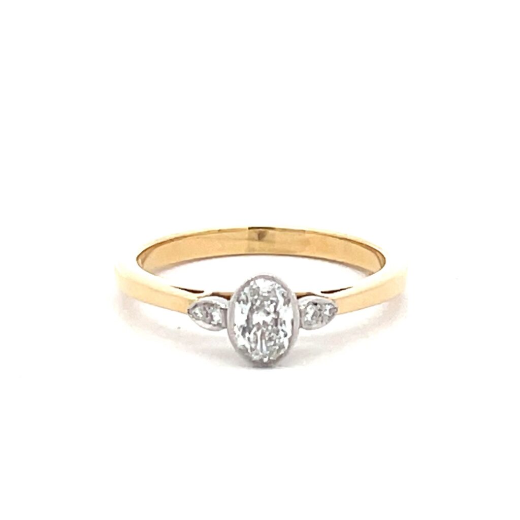 Vintage Style Oval Solitaire